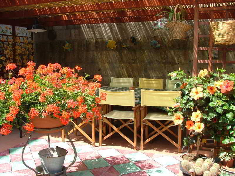 Orchid Corner Guesthouse Meta Exterior foto